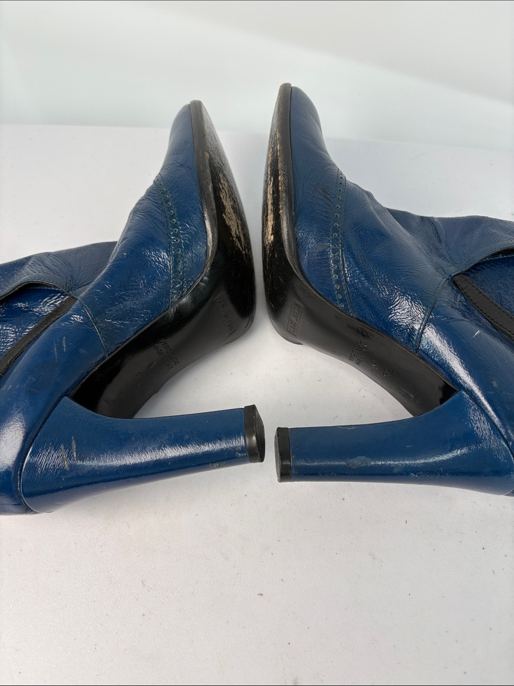 ✂️ Marc Jacobs blue shiny Leather High-Heel Ankle Boots with Black Strap - Picture 10 of 12